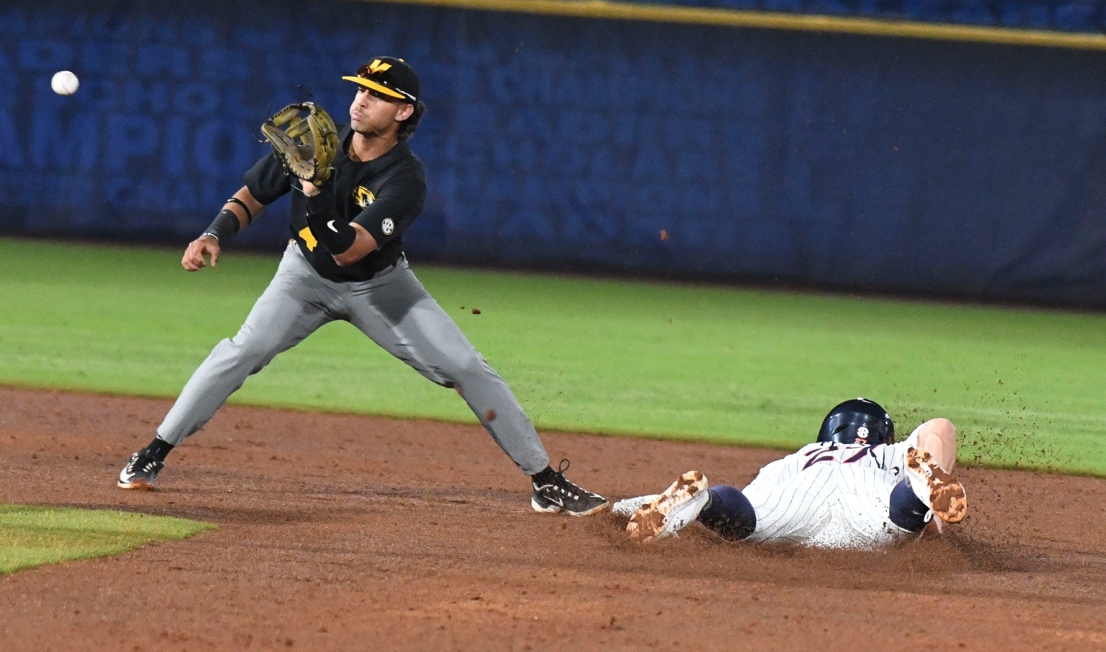 Missouri baseball stages stunning comeback to open crucial series vs. Auburn