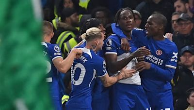 El Chelsea gana al Tottenham y se acerca a puestos de Europa