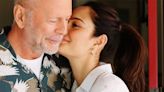 La gran alegría de Bruce Willis y Emma Heming en un año desafiante para su familia