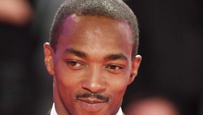 Look: Anthony Mackie is Captain America in new photo on Fourth of July