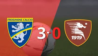 Salernitana fue superado fácilmente y cayó 3-0 contra Frosinone