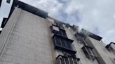 初一燒金紙釀星火燎原 汐止公寓頂樓雜物遭引燃冒濃煙