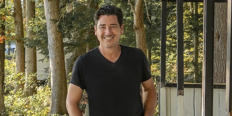 Fans Are Having a Strong Reaction to Jonathan Knight's Lake House Bedroom