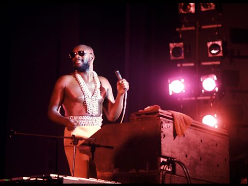 Isaac Hayes' family demands Trump stop using his song at rallies, $3M in fees