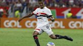 Luiz Gustavo lamenta gol em revés do São Paulo: 'Muito cedo atrás no placar'
