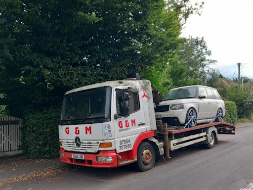 'A real pain in the a**e' - Residents fume over 'dumped' car and trailer in village