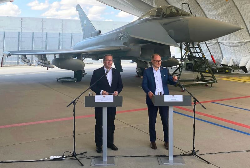 German defence minister visits NATO mission at Latvian airbase