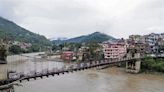 Tourists, locals advised to stay away from swollen Beas, Suketi