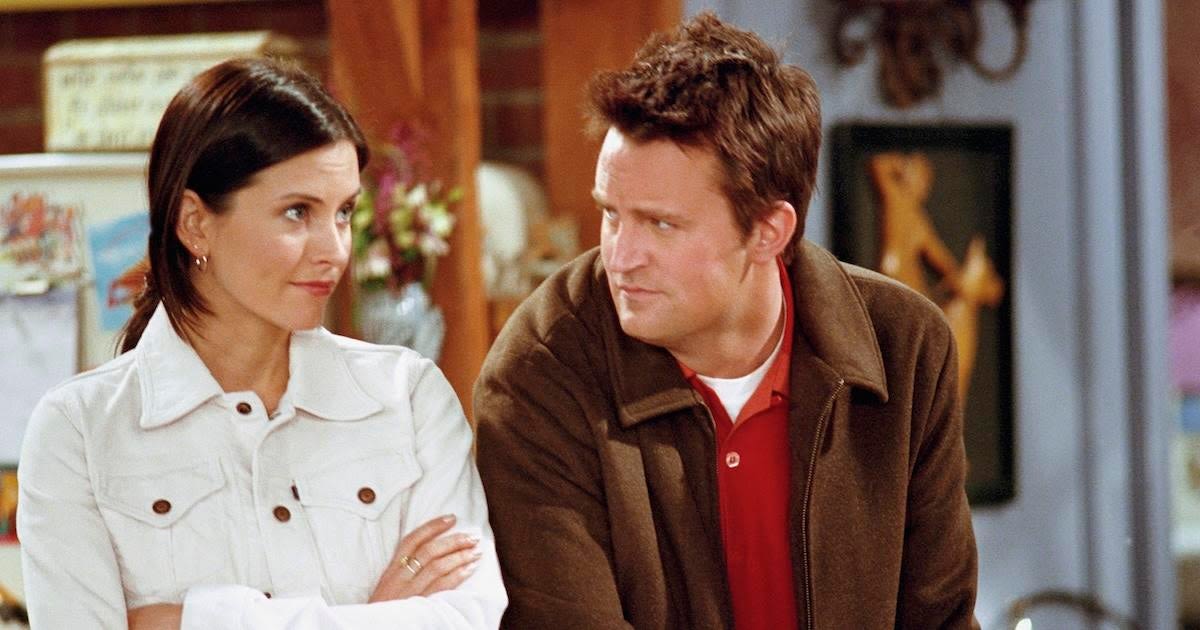 Courteney Cox Says Late 'Friends' Co-Star Matthew Perry 'Visits Me a Lot'