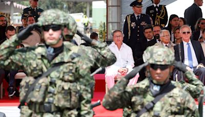 El desfile militar por el Día de la Independencia, en imágenes