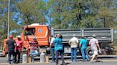 Regalaron 150 litros de leche para contar un “apocalipsis”