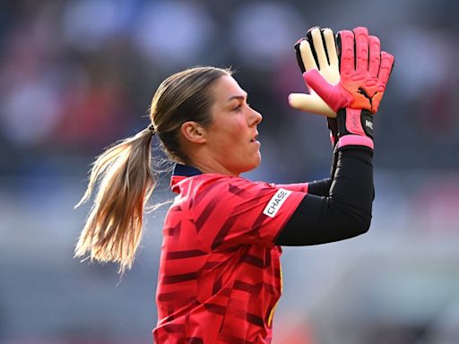 England Goalkeeper Mary Earps Leaves Man Utd Ahead Of Anticipated PSG Switch