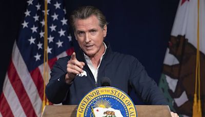 En California: Gavin Newsom propone legislación que facilitaría el acceso al aborto a mujeres de Arizona