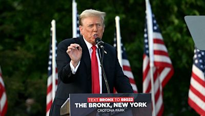 Trump realiza un mitin de campaña en el Bronx mientras busca lograr avances entre los votantes hispanos