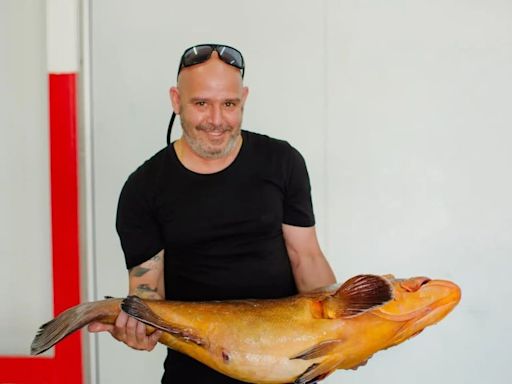 Ismael Bilbao, del restaurante Samaruc en Dénia, nos ofrece su receta de " Lomo de bonito en agua de piparra"