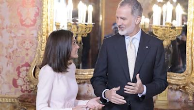 Los secretos del besamanos y las cenas en la Casa Real con Felipe y Letizia