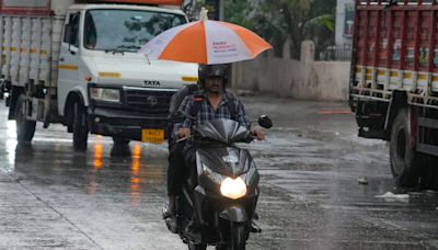 Collapsing billboard kills 3 and hurts 59 in heavy rains in Mumbai. Scores might be trapped