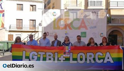 El Partido Popular y Vox votan en contra de colgar la bandera LGTBI en el Ayuntamiento de Lorca