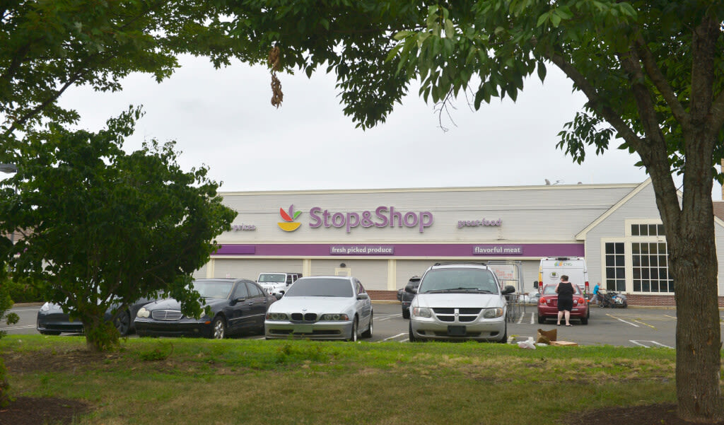 Stop & Shop officials offer more details on CT store closings