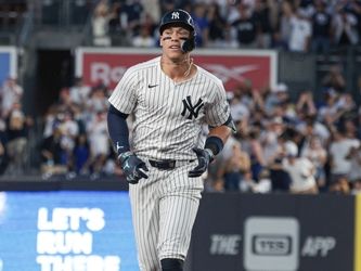 Aaron Judge returns to Yankees' lineup after HBP, still has some 'discomfort'