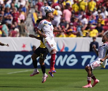 Un viejo conocido es el heróe en Venezuela: Eduard Bello le da el triunfo a la Vinotinto frente a Ecuador - La Tercera