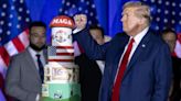 Trump celebra su 78 cumpleaños entre ‘miles de orgullosos patriotas’ en Florida