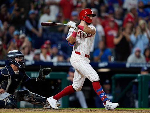 Clemens has RBI single in 9th to lift Phillies to 2-1 win over Rays