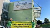 Ecologistas protestan contra empresa de minería submarina en defensa de los fondos marinos