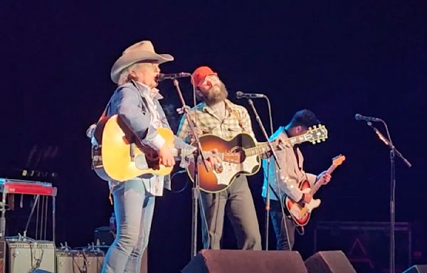 See Post Malone Join Dwight Yoakam for a Bunch of Songs at Los Angeles Concert