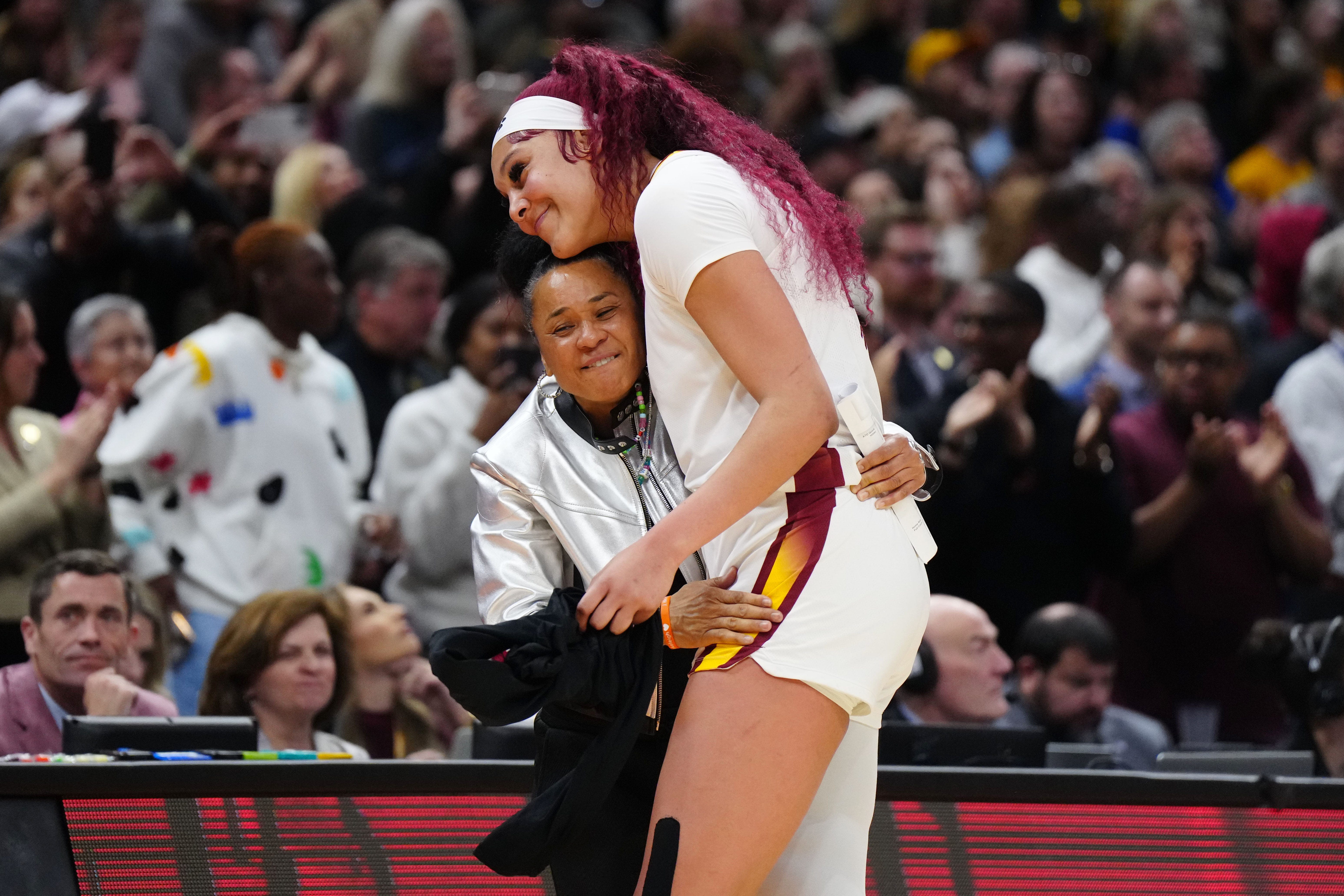 Dawn Staley won a friendly bet against Kamilla Cardoso on the USA-Brazil Olympic soccer final