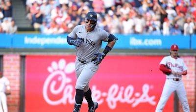 Aaron Judge hits two of Yankees' six homers in 14-4 win over Phillies