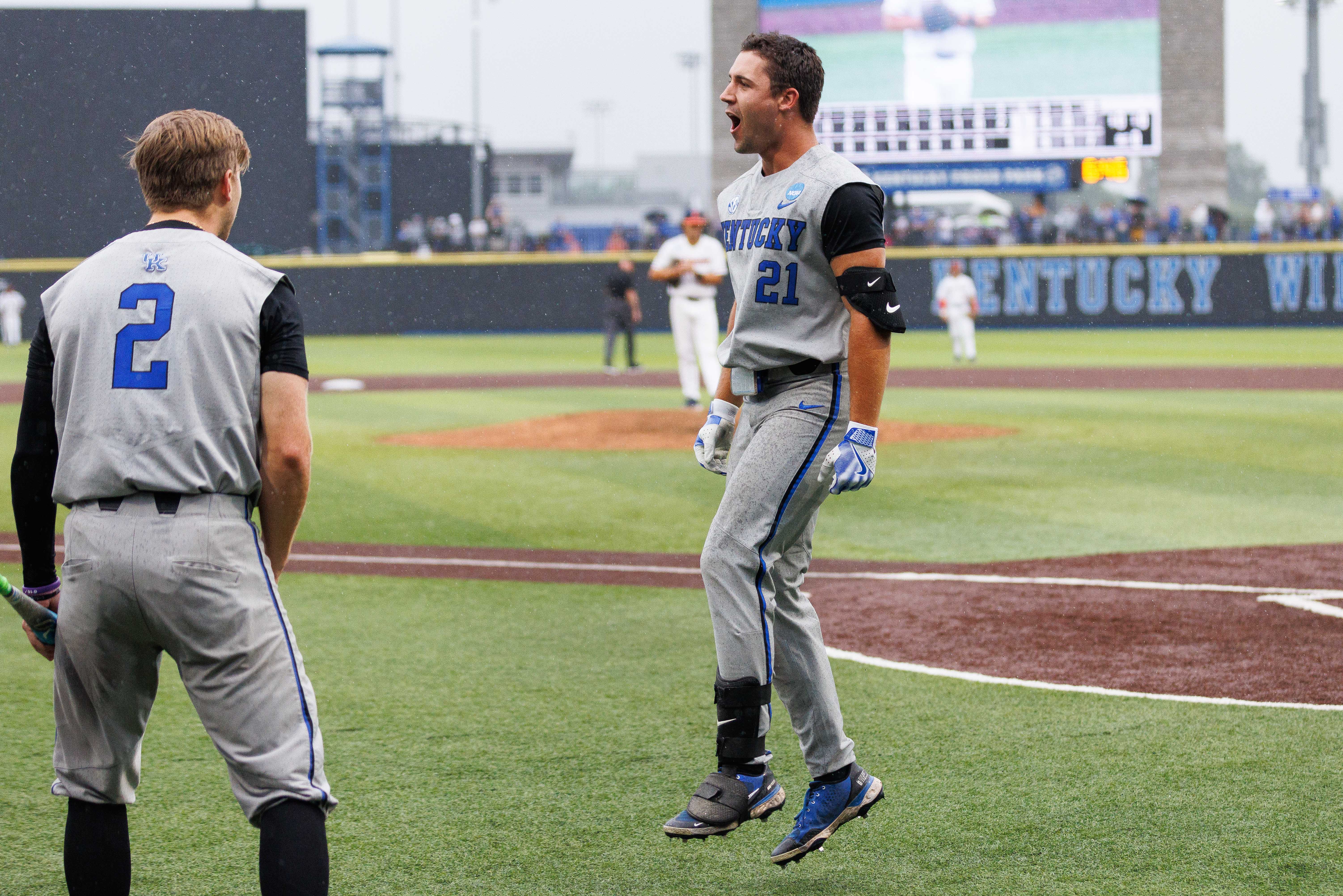 Kentucky baseball beats Illinois in 2024 NCAA tournament