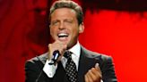 Luis Miguel cumple 53 años en un clima de regreso, muy enamorado y con un gran anuncio por hacer