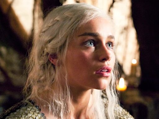 Emilia Clarke sufrió dos derrames cerebrales durante sus inicios en ‘Juego de Tronos’: “Si voy a morir, que sea en directo”