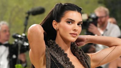 Kendall Jenner Just Got A Shaggy Micro-Bob And Her Resemblance To Kris Is Uncanny