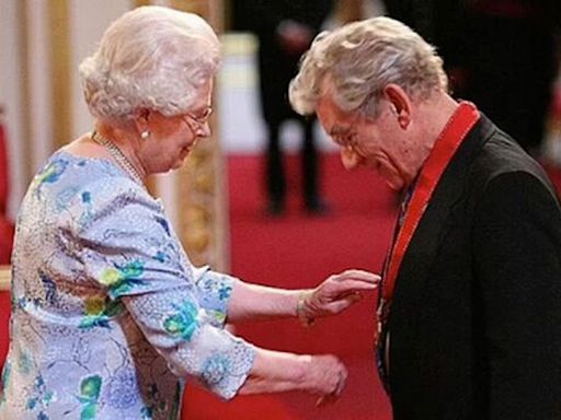 Sir Ian McKellen accused of 'snide attack' on Queen and told to 'hand back knighthood'