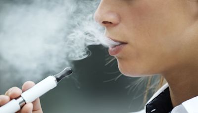 Petro sanciona ley que regula el consumo de vapeadores: la venta a menores queda prohibida