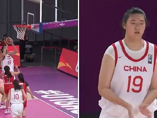 Chinese girl Zhang Ziyu who is 7.3 feet tall, dominates in basketball, internet calls her a 'cheat code'