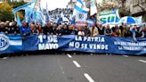 La CGT encabezó una marcha para celebrar el 1 de Mayo y manifestarse contra del gobierno de Milei | Política