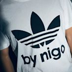 📢【現貨全新商品】愛迪達 adidas Originals Nigo 25周年纪念款 T-Shirt  短T 白色 S