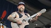 Zac Brown Engaged to Model & Actress Kelly Yazdi