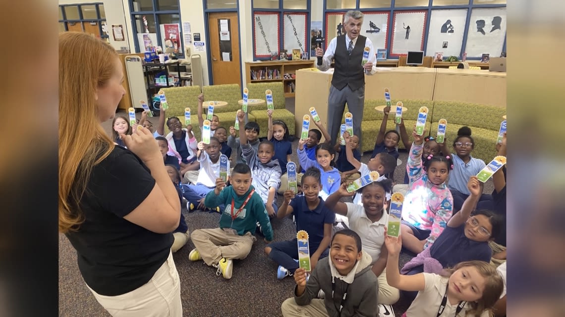 Books on Break pairs students with summer reading