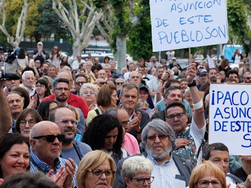 Ayuso y Génova piden al alcalde de Alpedrete rectificar con Paco Rabal y Asunción Balaguer