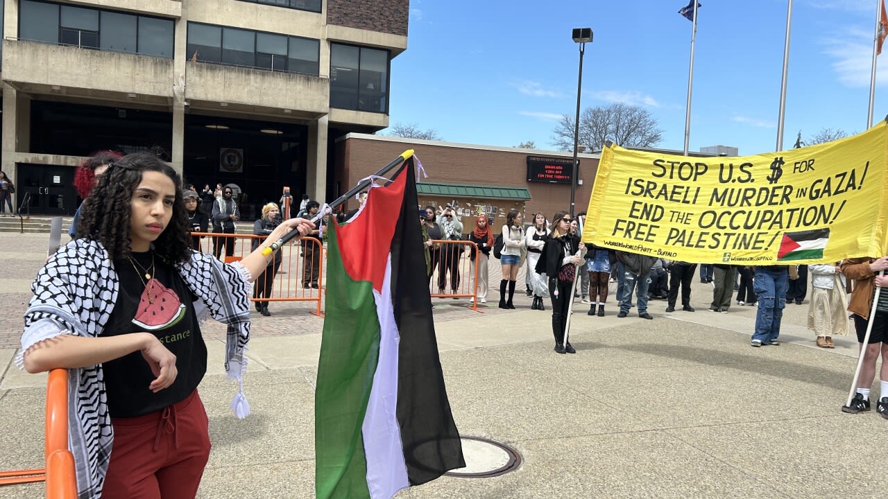 'SUNY hear us loud': Buffalo State University students hold peaceful Pro-Palestine walkout