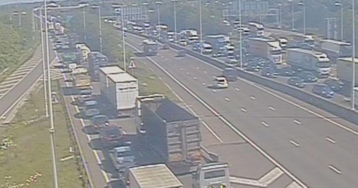 M25 traffic latest as major UK bridge shut causing chaos for commuters