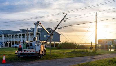 Calor extremo preocupa a texanos sin electricidad tras el paso del huracán Beryl: "Uno se puede desmayar"
