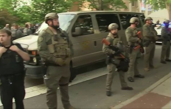 Police at UNC Chapel Hill detain at least 30 anti-Israel protesters, crowds try to force into buildings