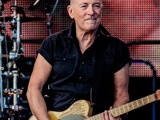 Bruce Springsteen Is Officially a Billionaire - E! Online