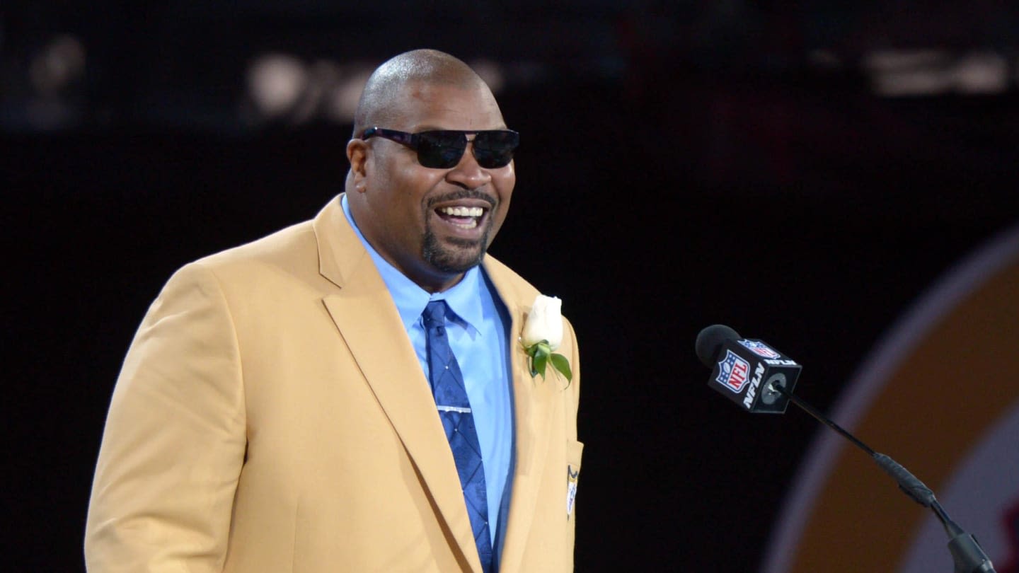 NFL Hall of Famer, Former Cowboys Star Larry Allen Dies at Age 52