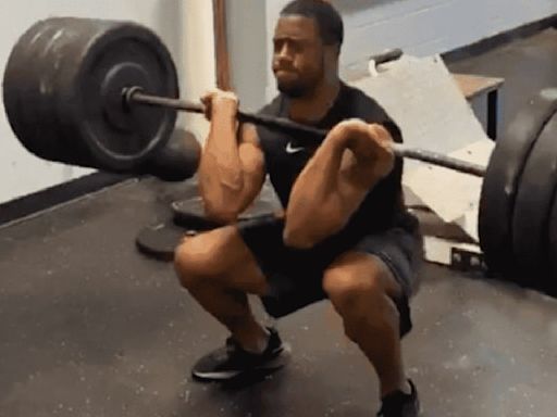 Nick Chubb has NFL fans shook after squatting 540 lbs in viral workout video 8 months post knee surgeries: 'built different'